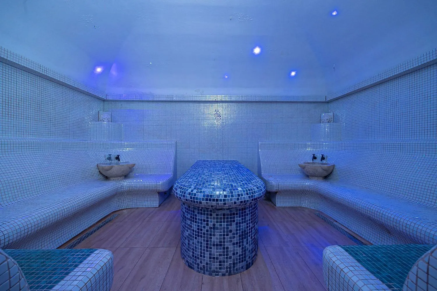 Rin Grand Fantasy Bucharest Apartment 0*,  Romania